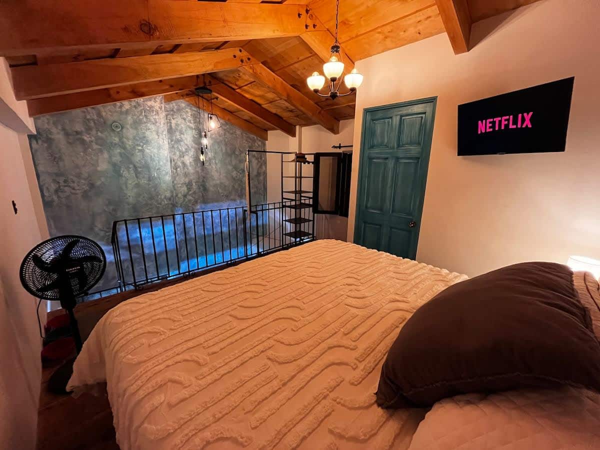 Central King Loft - boutique vacation rental in Antigua Guatemala, centro