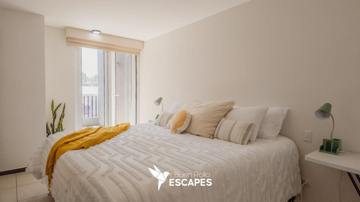 Level 3 Balcony Apartment - boutique vacation rental in Zona 11, Parque San Jorge